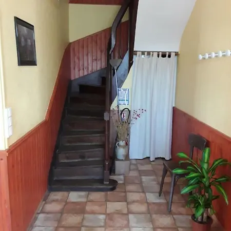 Cafe De La Gare Hotel